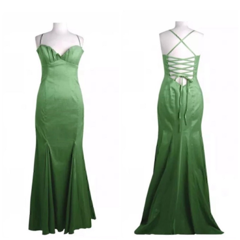 New w/ tags Pleated  Stretch  Taffeta  Gown Mermaid Tail Size 10